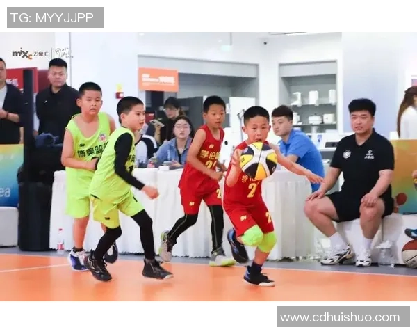 小个子篮球梦想启航如何在球场上展现自我与团队精神